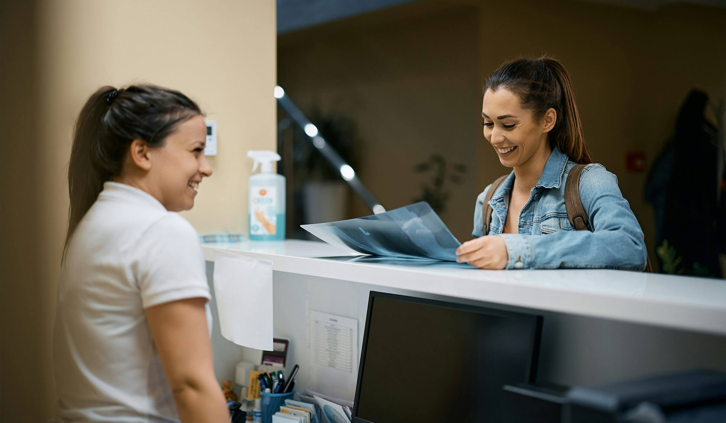 Digitale Patientenanmeldung: Vom Tresen zum Self-Check-in
